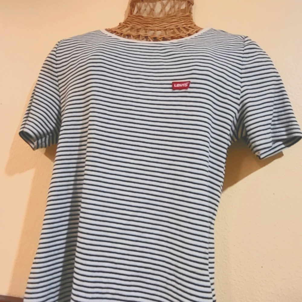 Levi's t-shirt